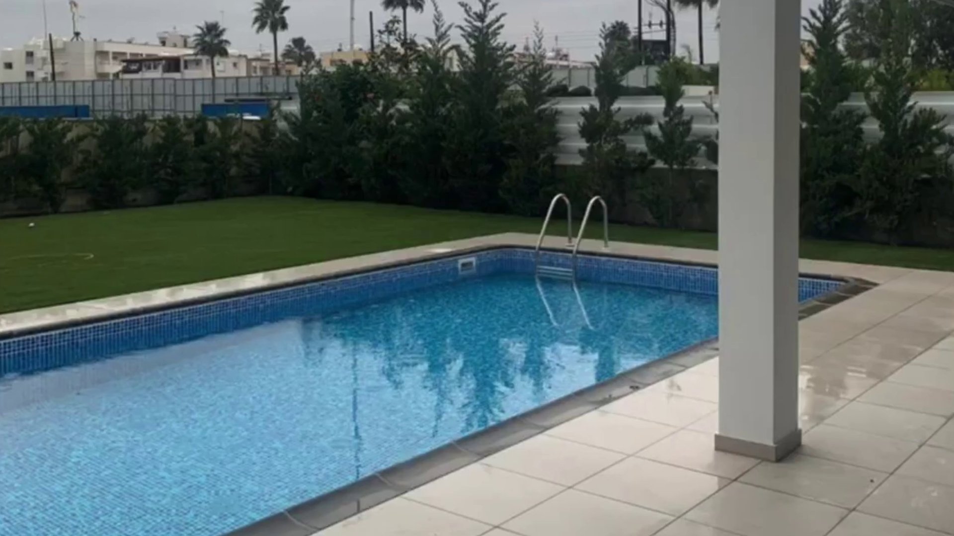 4 bedrooms Villa in Larnaca, Larnaka, Cyprus No. 28159