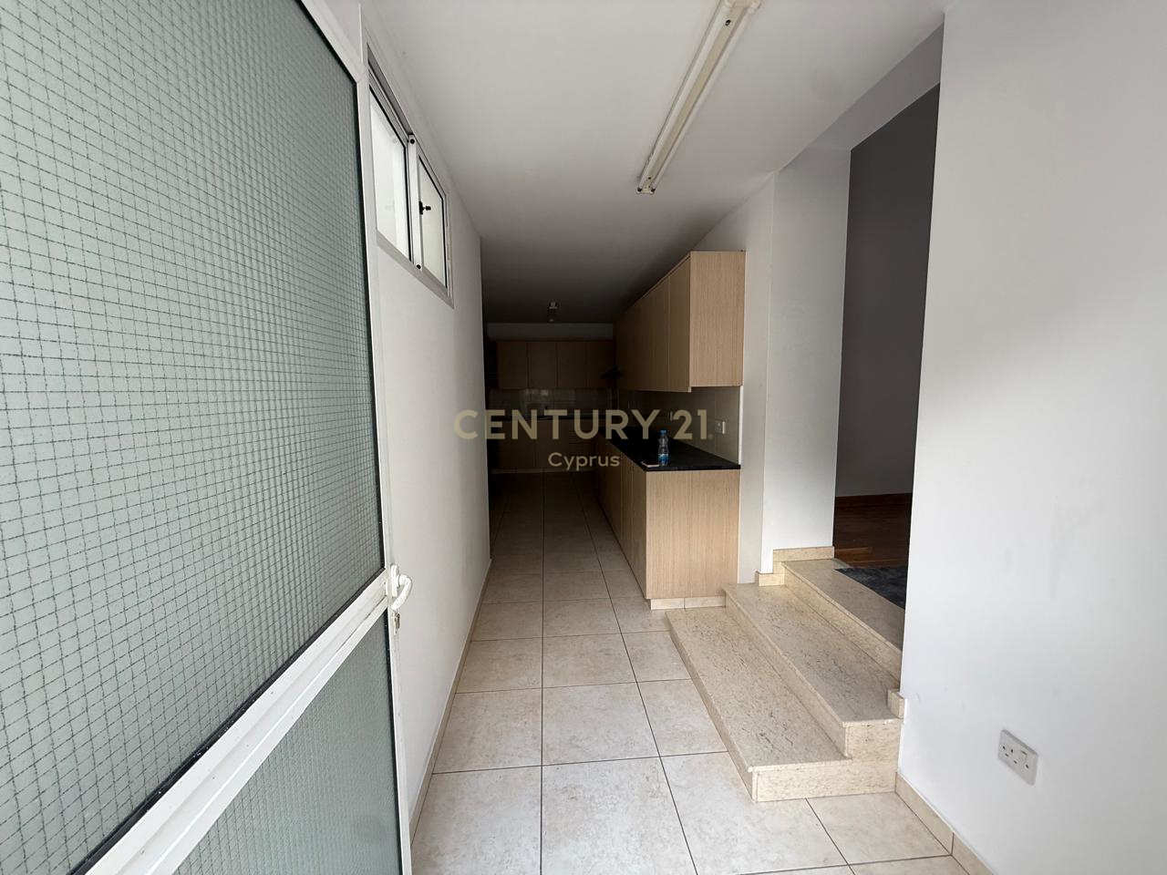 190m2 Bureau à Limassol, Chypre No. 53432