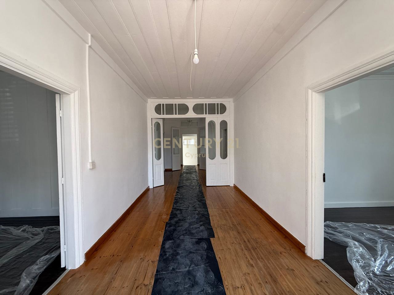 190m2 Bureau à Limassol, Chypre No. 53432