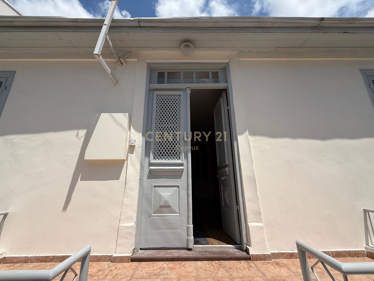 190m2 Bureau à Limassol, Chypre No. 53432