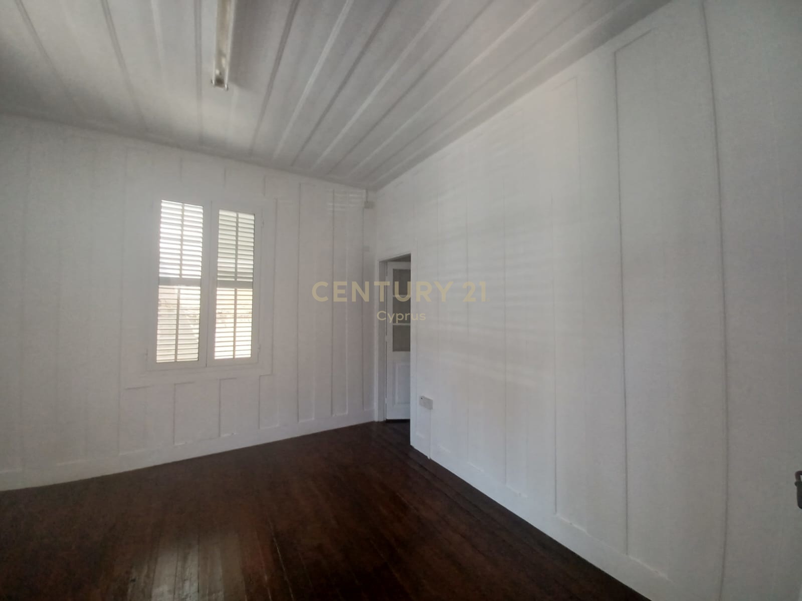 190m2 Bureau à Limassol, Chypre No. 53432