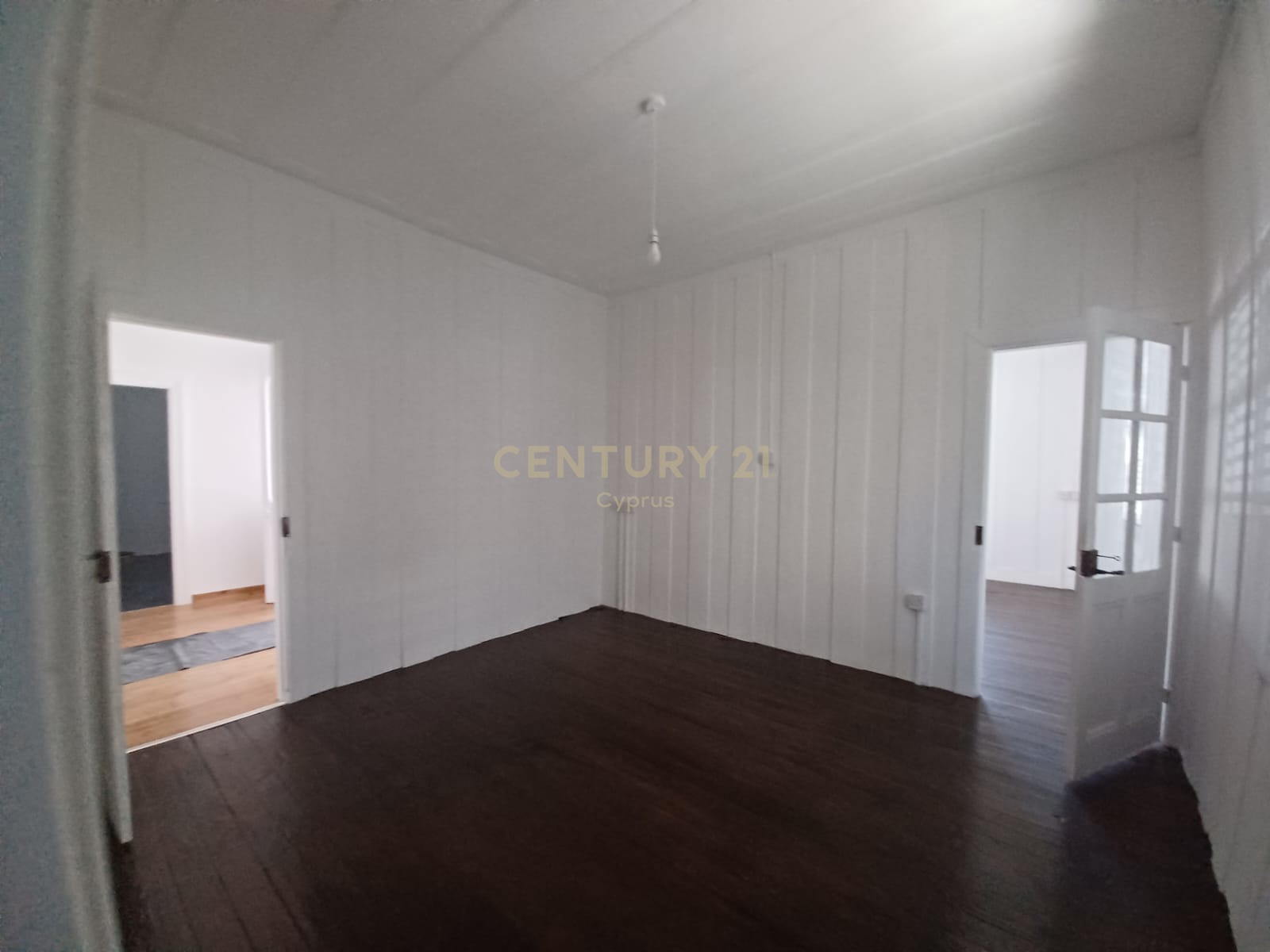 190m2 Bureau à Limassol, Chypre No. 53432