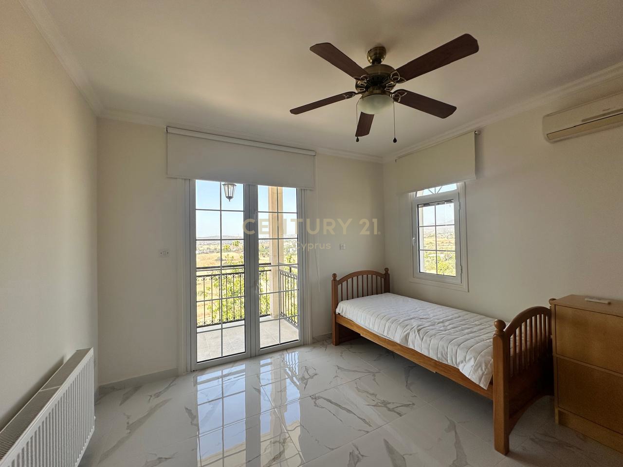 4 chambres Villa à Monagroulli, Limassol, Chypre No. 53430