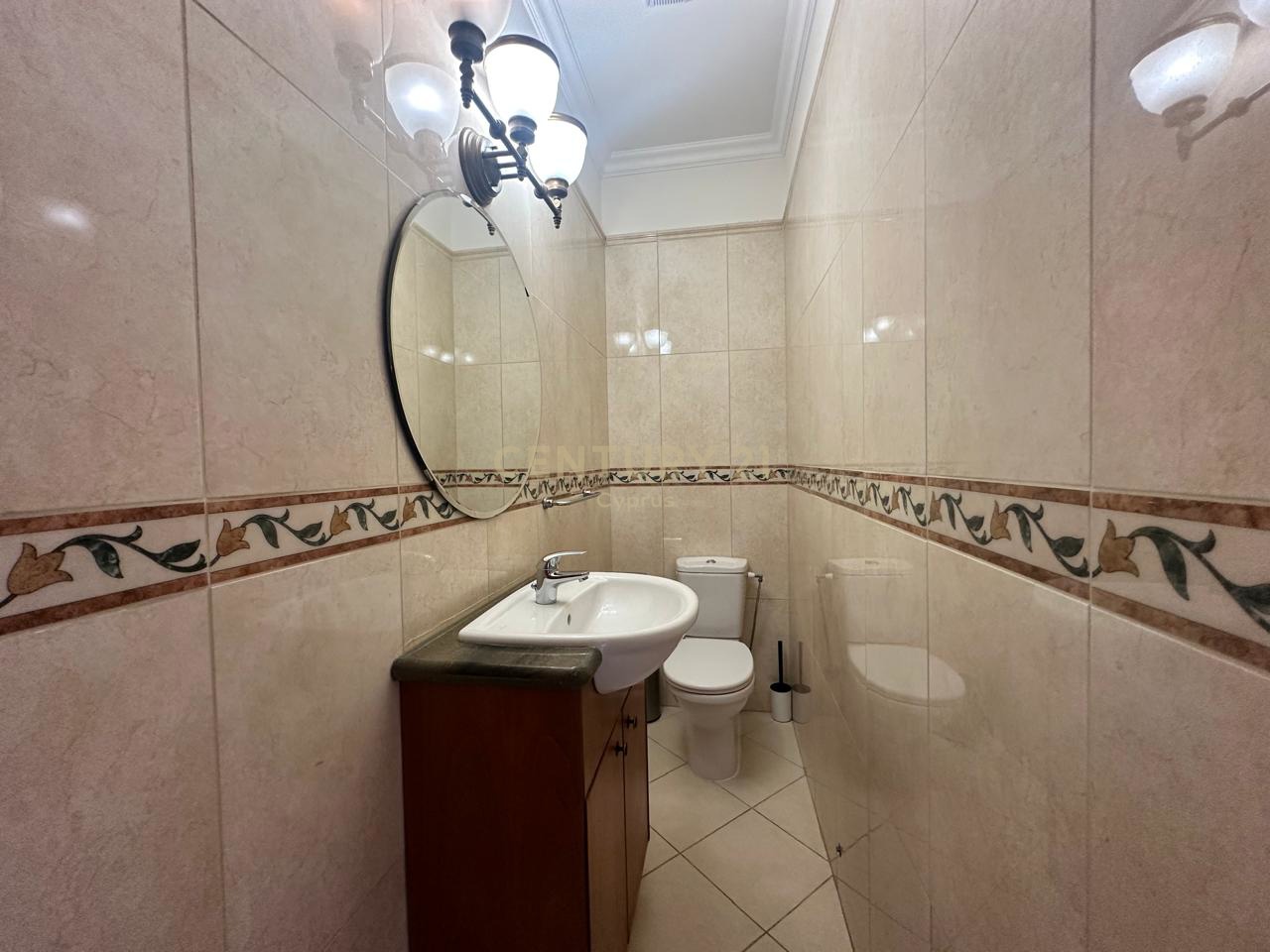 4 chambres Villa à Monagroulli, Limassol, Chypre No. 53430