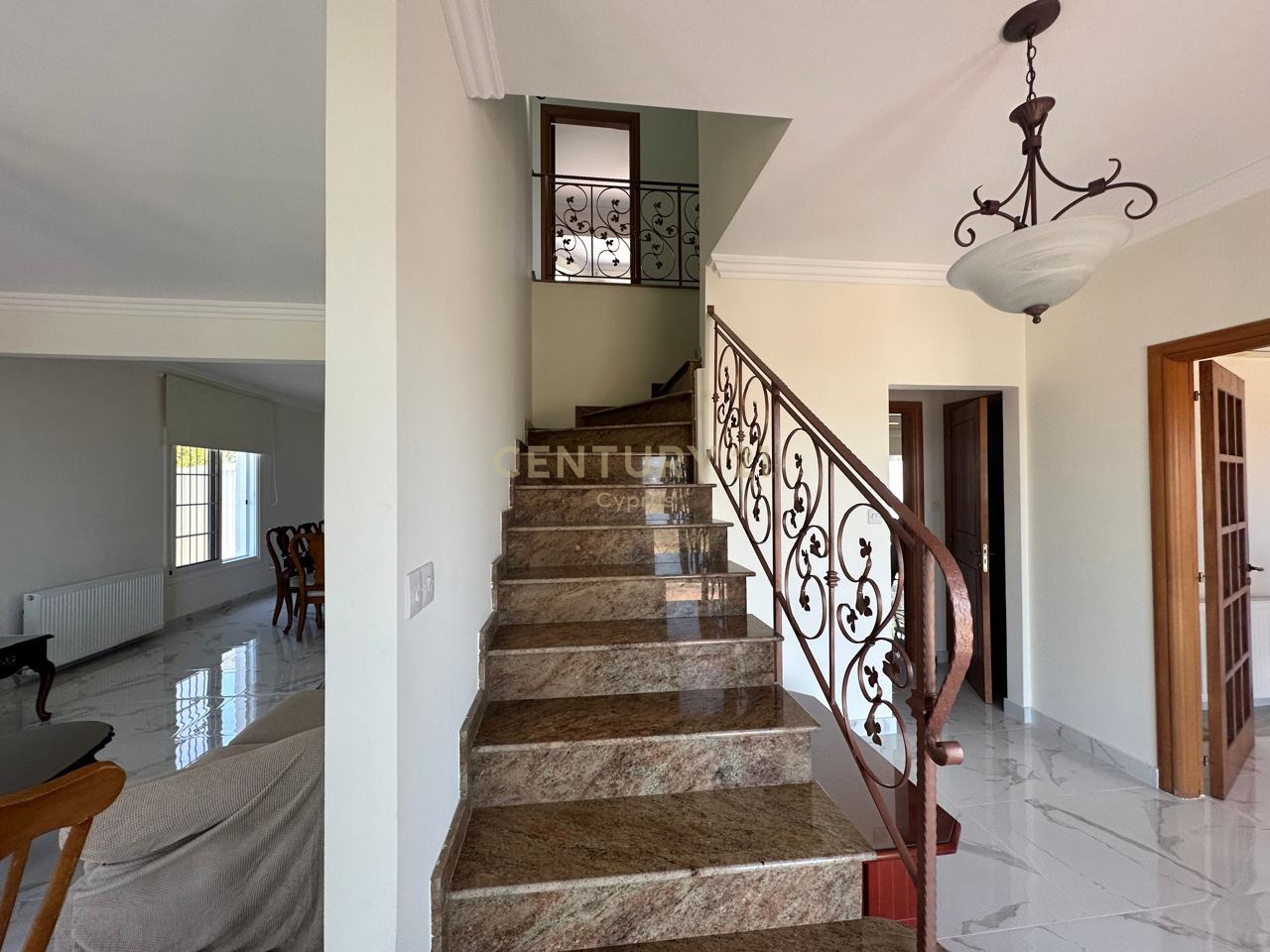 4 chambres Villa à Monagroulli, Limassol, Chypre No. 53430