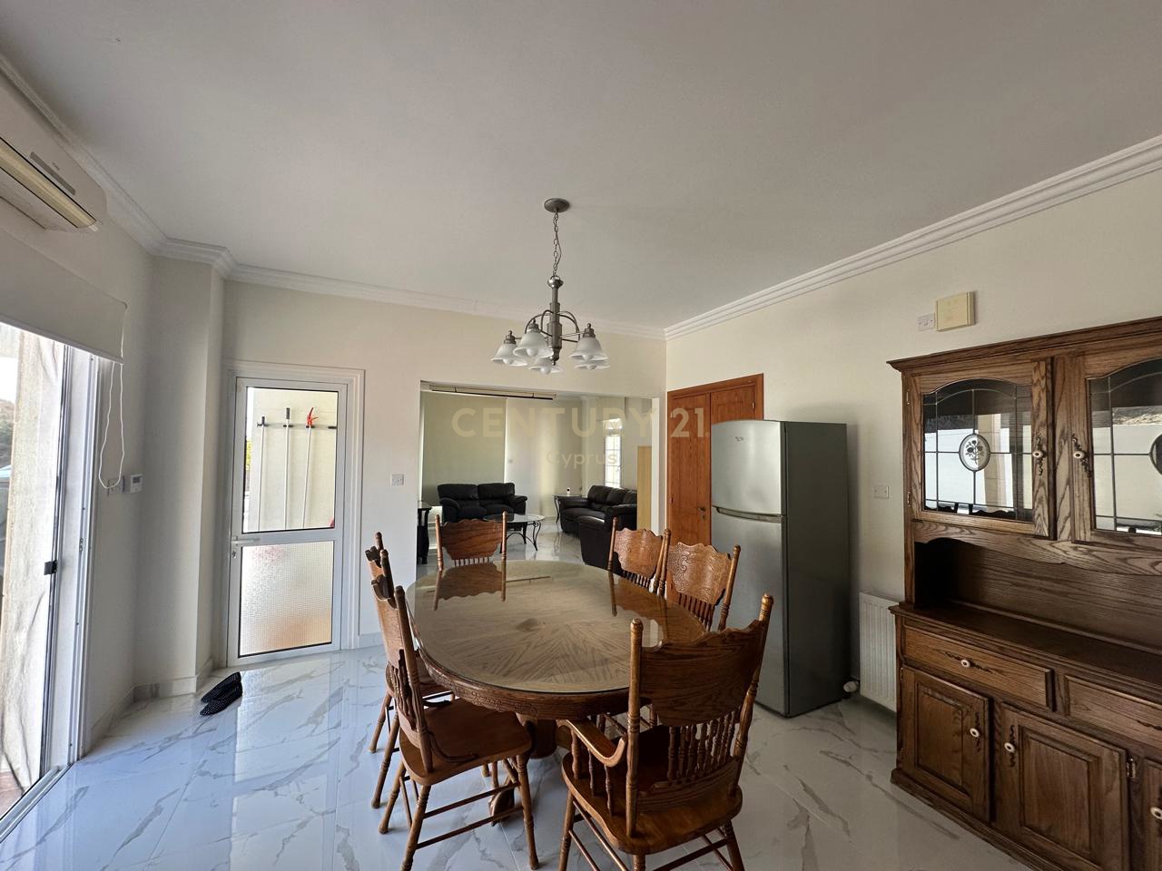 4 chambres Villa à Monagroulli, Limassol, Chypre No. 53430