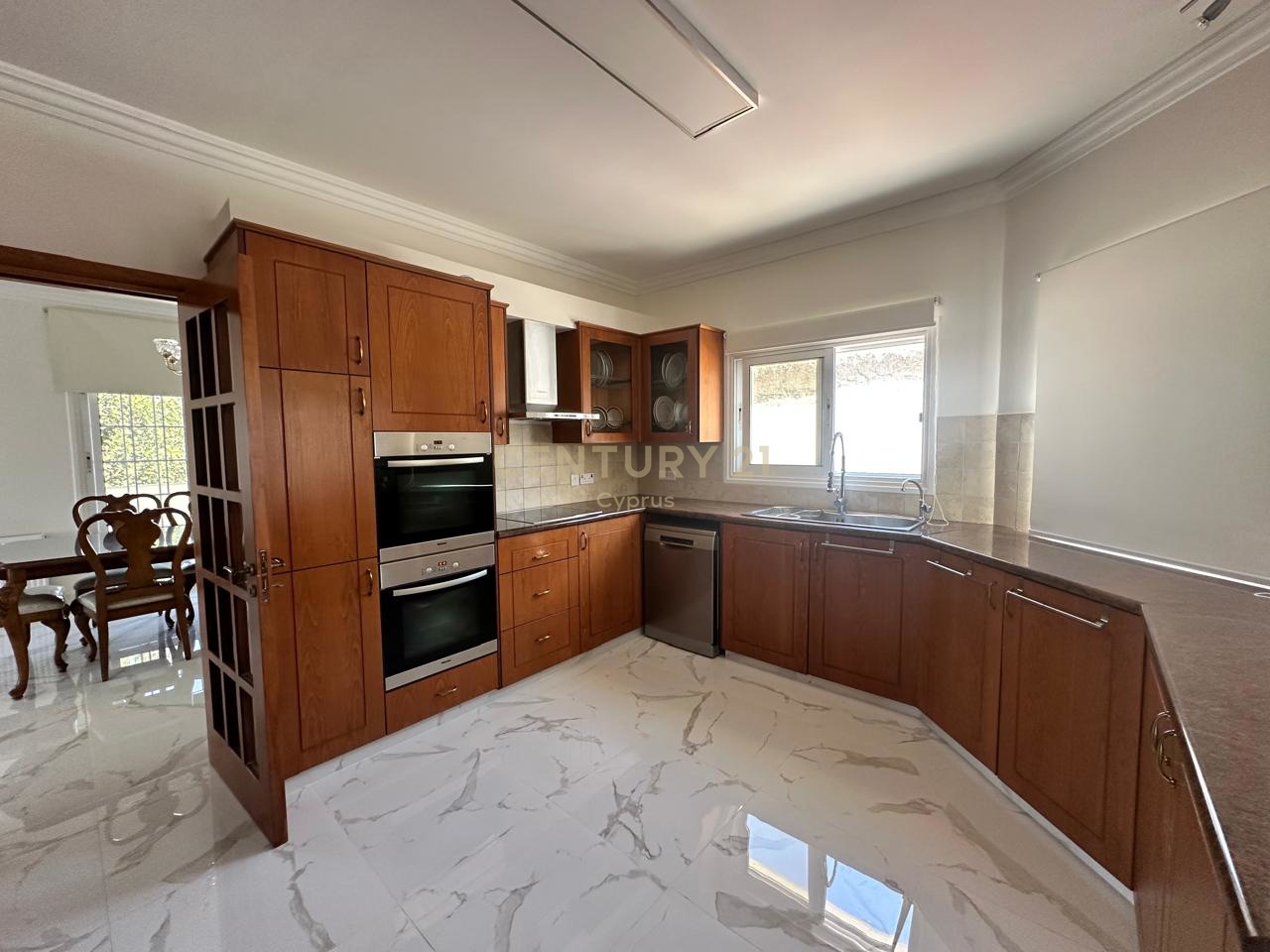 4 chambres Villa à Monagroulli, Limassol, Chypre No. 53430