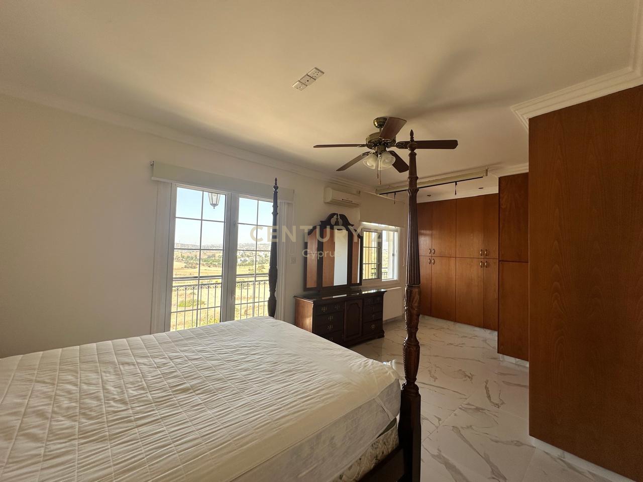 4 chambres Villa à Monagroulli, Limassol, Chypre No. 53430