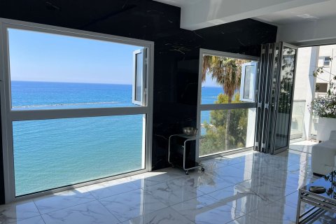 3 bedrooms Apartment in Limassol,  No. 42389 9