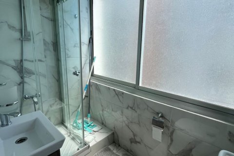 3 bedrooms Apartment in Limassol,  No. 42389 16