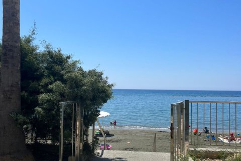 3 bedrooms Apartment in Limassol,  No. 42389 17