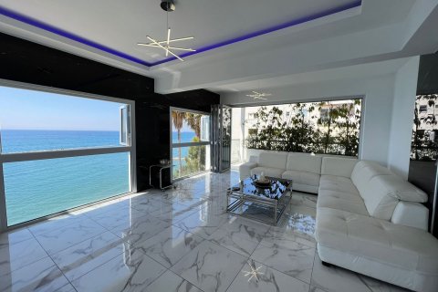 3 bedrooms Apartment in Limassol,  No. 42389 4