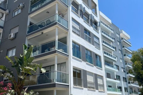 3 bedrooms Apartment in Limassol,  No. 42389