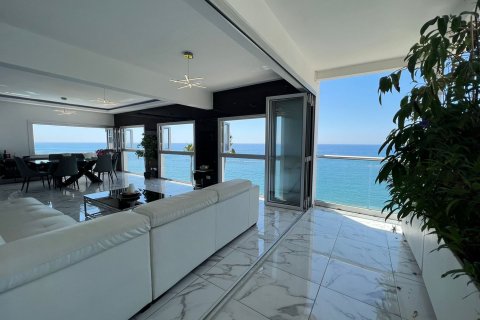 3 bedrooms Apartment in Limassol,  No. 42389 2