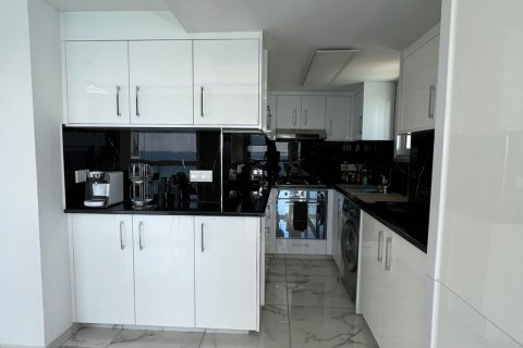 3 bedrooms Apartment in Limassol,  No. 42389 8