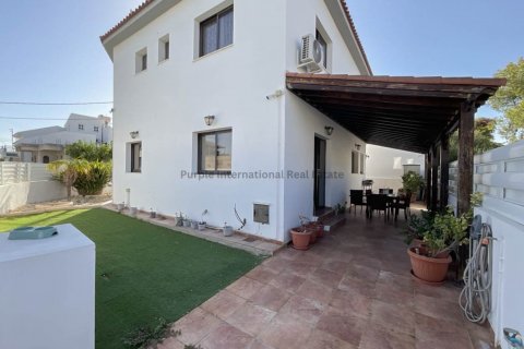 4 bedrooms Villa in Aradippou, Larnaka,  No. 37738 2