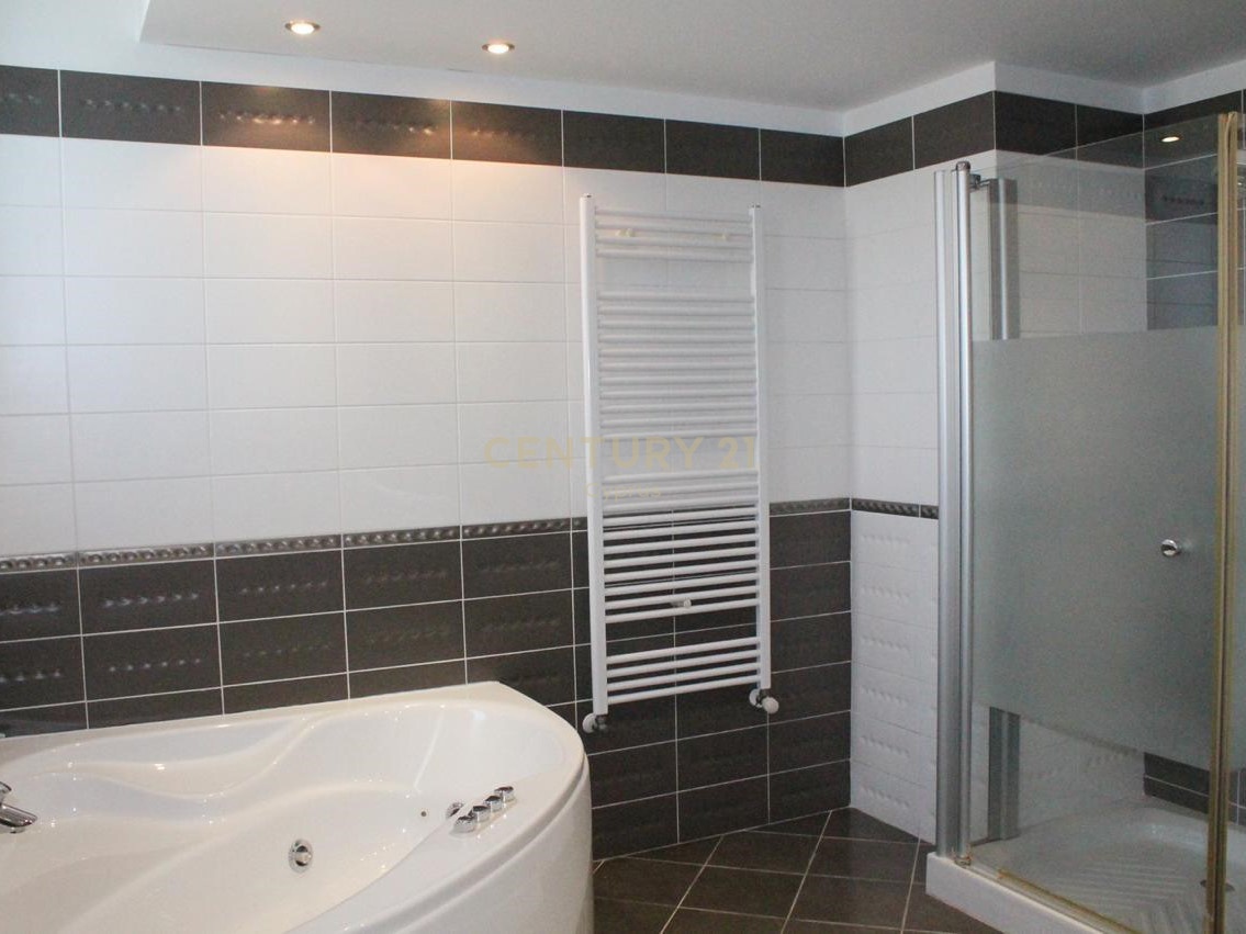5 bedrooms Villa in Paphos, Cyprus No. 54288