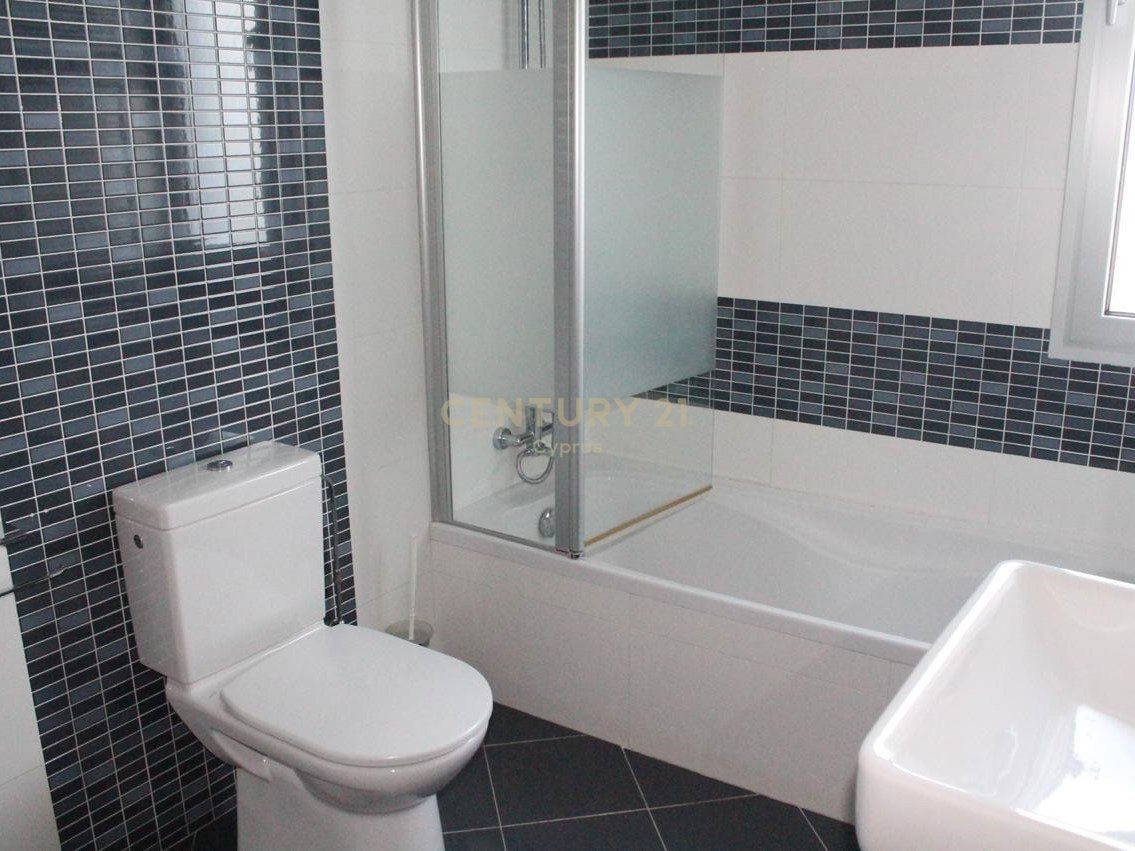 5 bedrooms Villa in Paphos, Cyprus No. 54288