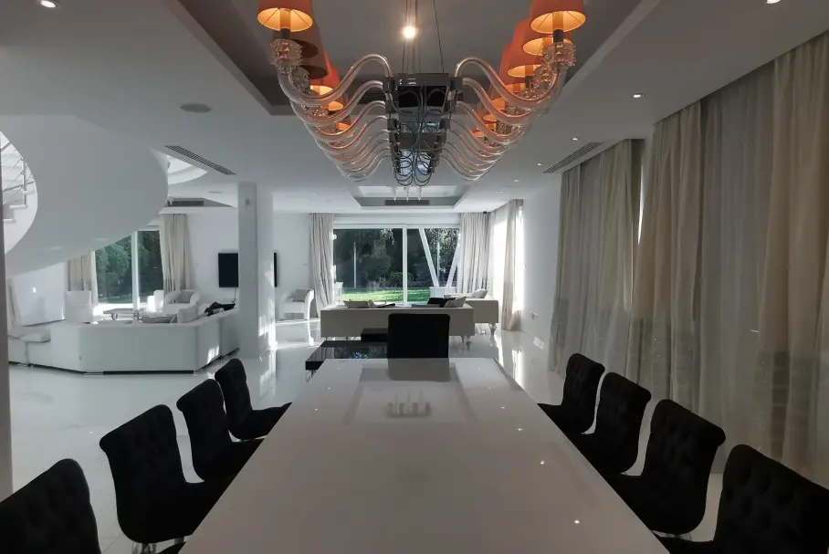 6 bedrooms Villa in Agios Tychonas, Limassol, Cyprus No. 30596