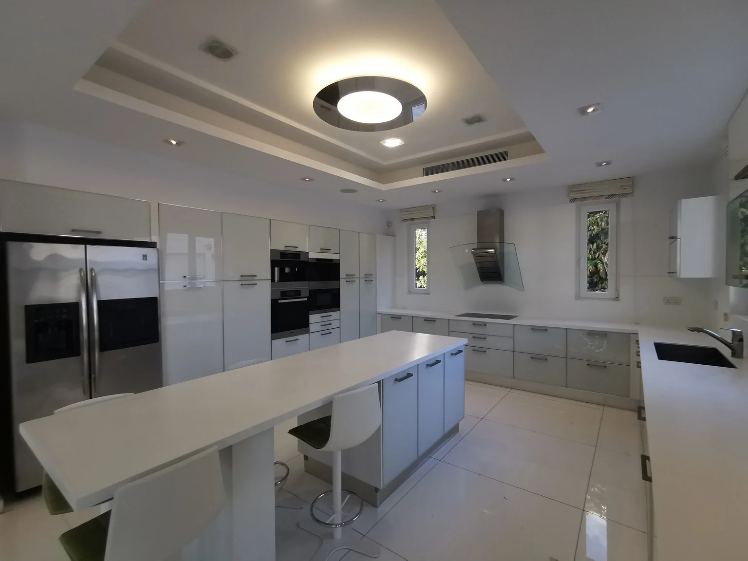 6 bedrooms Villa in Agios Tychonas, Limassol, Cyprus No. 30596