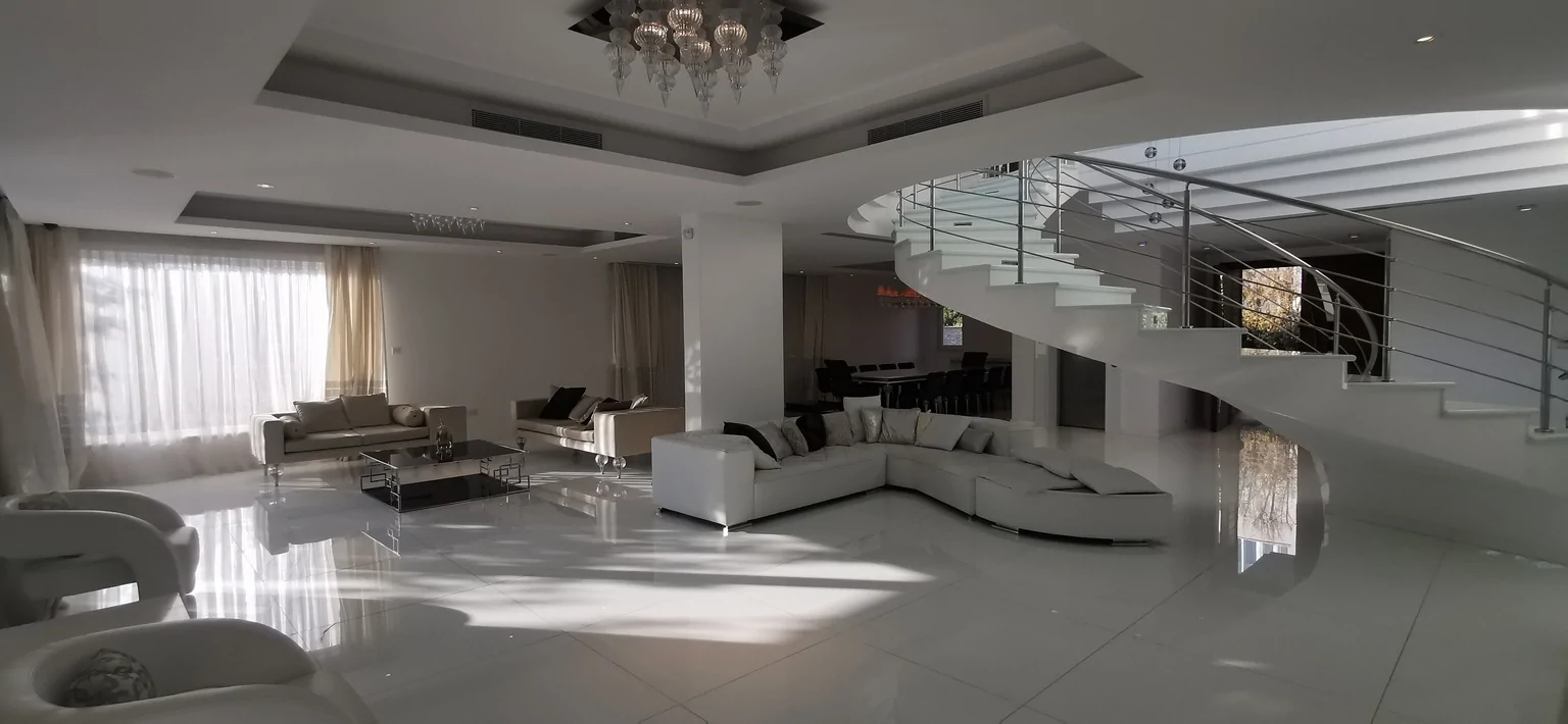 6 bedrooms Villa in Agios Tychonas, Limassol, Cyprus No. 30596
