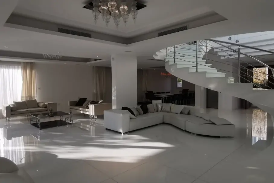 6 bedrooms Villa in Agios Tychonas, Limassol, Cyprus No. 30596
