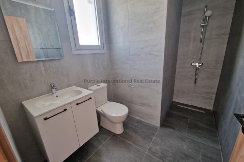 2 bedrooms Apartment in Larnaka, No. 53142 9