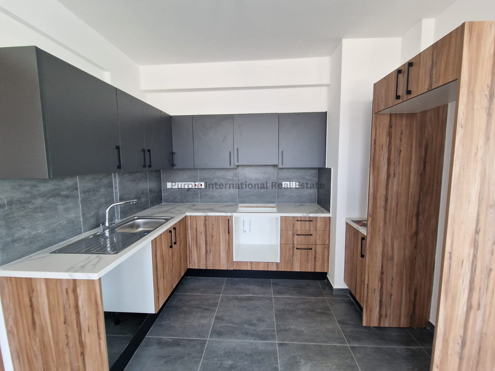2 bedrooms Apartment in Larnaka, Cyprus No. 53142