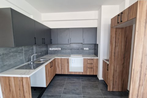 2 bedrooms Apartment in Larnaka, No. 53142 4