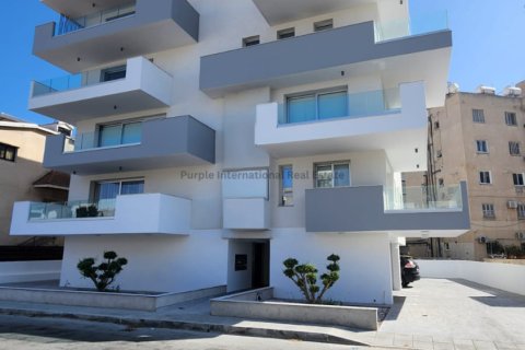 2 bedrooms Apartment in Larnaka, No. 53142 3