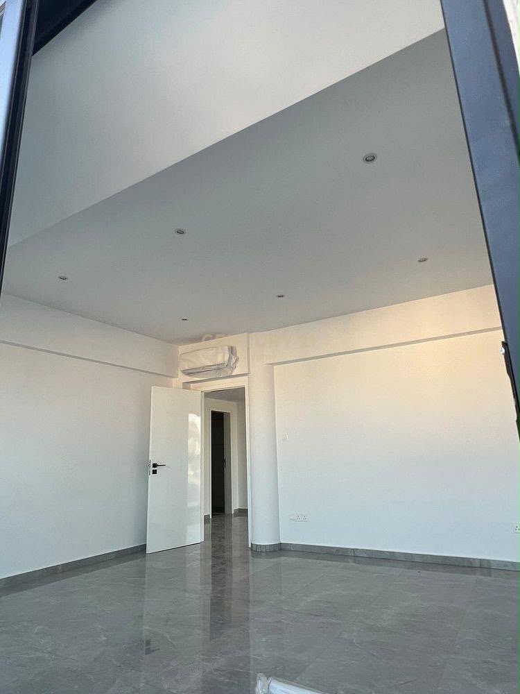 4 chambres Villa à Agios Athanasios, Limassol, Chypre No. 58252