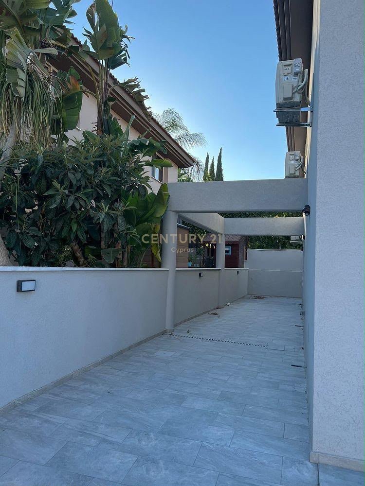 4 chambres Villa à Agios Athanasios, Limassol, Chypre No. 58252