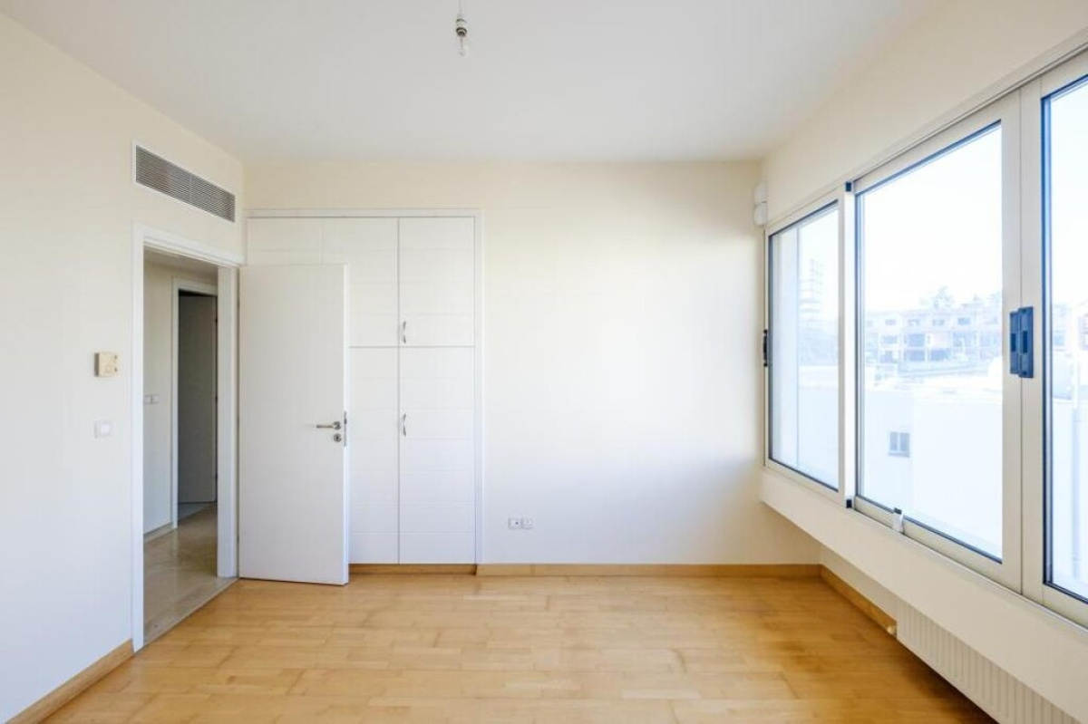 3 bedrooms Apartment in Limassol, Cyprus No. 38888