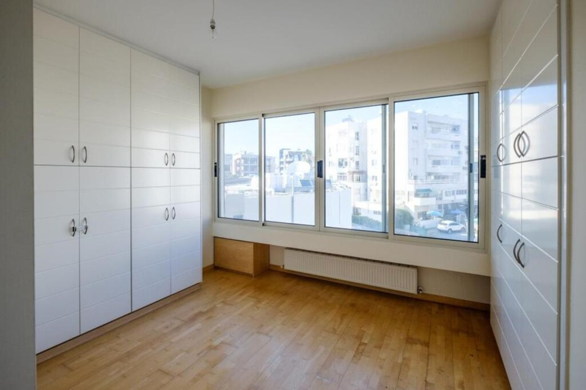 3 bedrooms Apartment in Limassol, Cyprus No. 38888