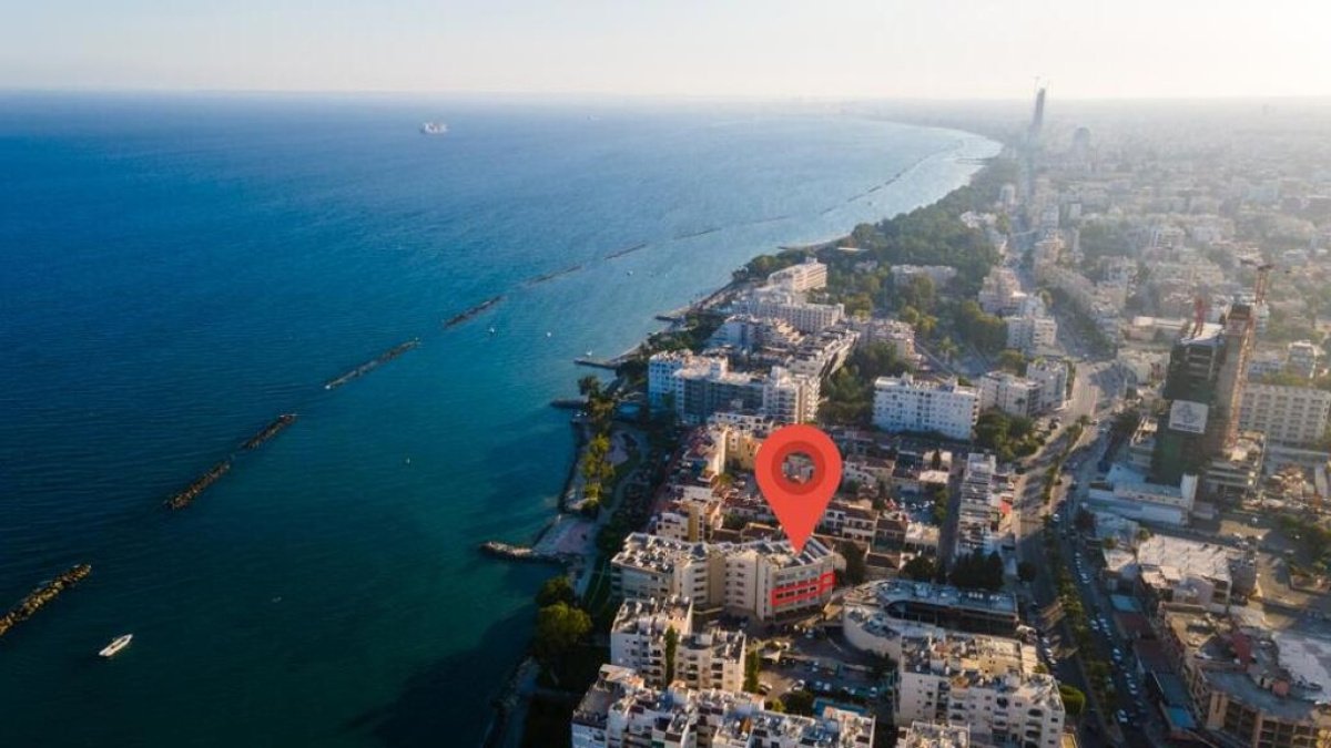 3 bedrooms Apartment in Limassol, Cyprus No. 38888