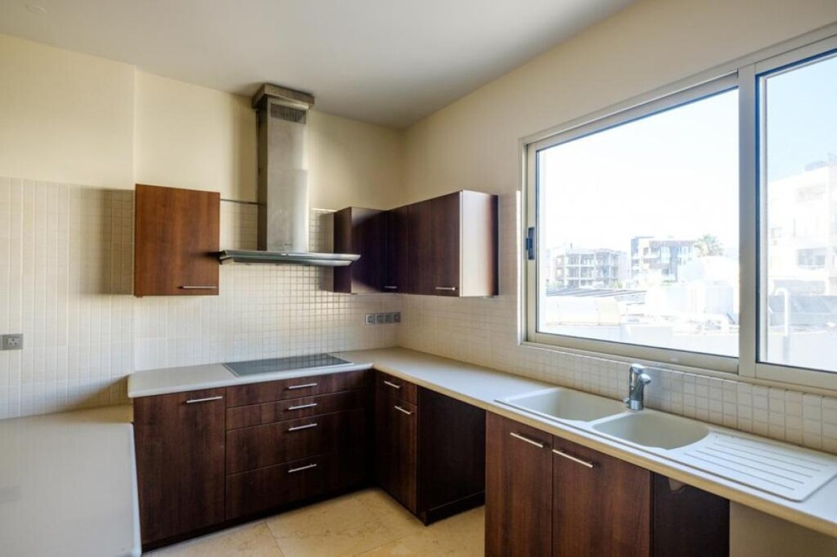 3 bedrooms Apartment in Limassol, Cyprus No. 38888