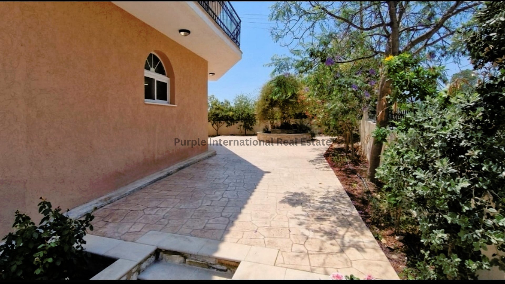 6 bedrooms Villa in Asgata, Limassol, Cyprus No. 19610