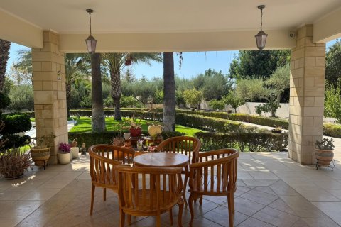 4 bedrooms Villa in Pyrgos, Limassol, No. 39067
