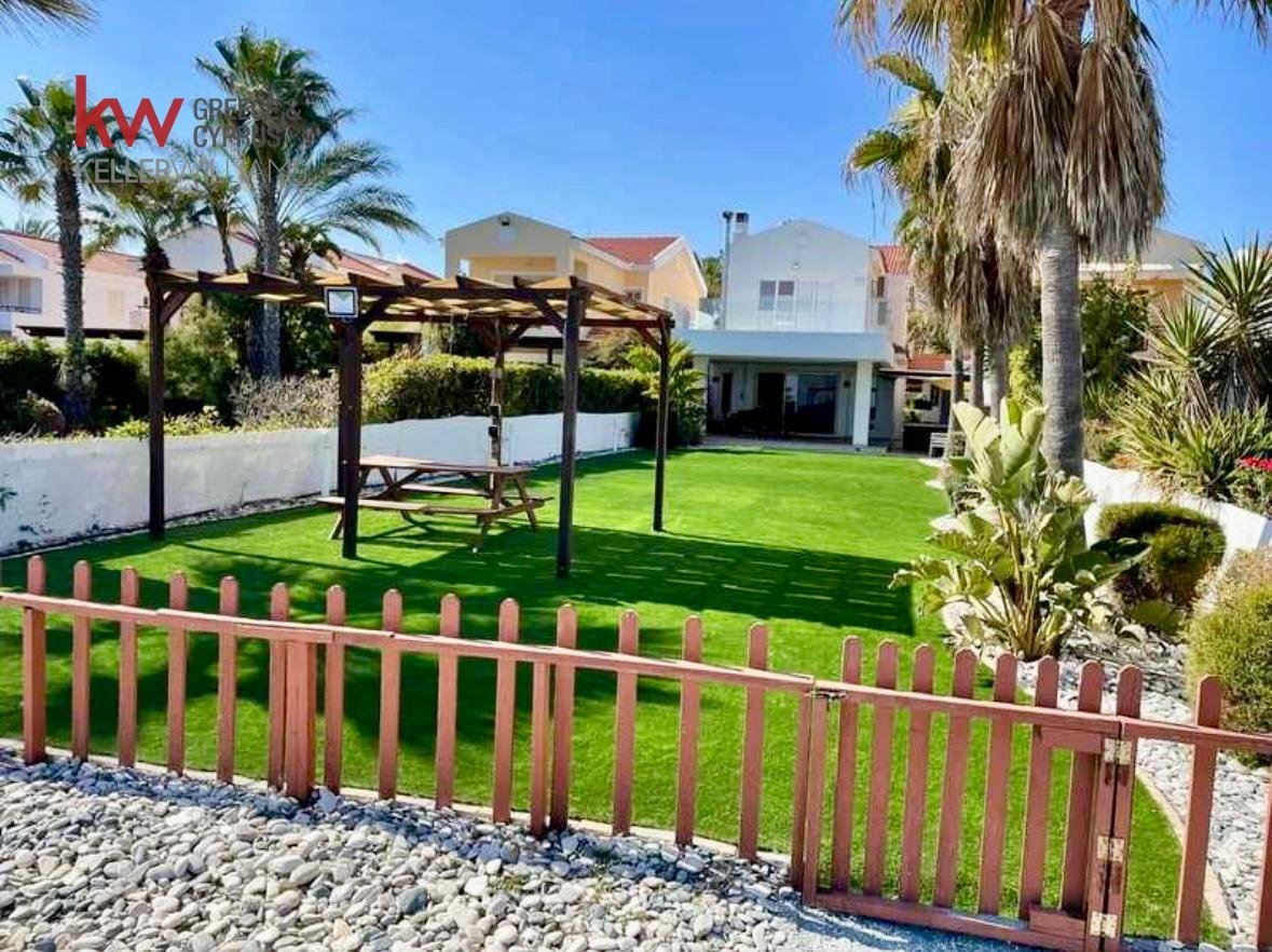 4 bedrooms Villa in Meneou, Larnaka, Cyprus No. 50644