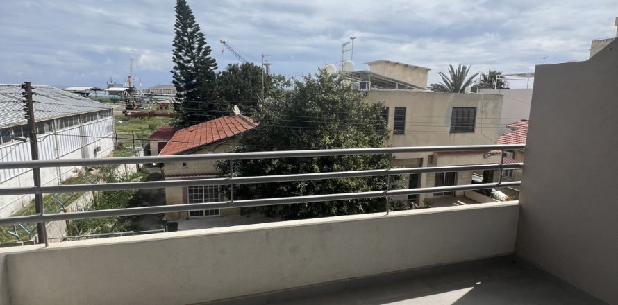 3 bedrooms Apartment in Larnaca, Larnaka,  No. 50645