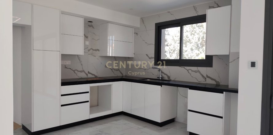 3 dormitorios Apartamento en Zakaki, Limassol,  No. 55351