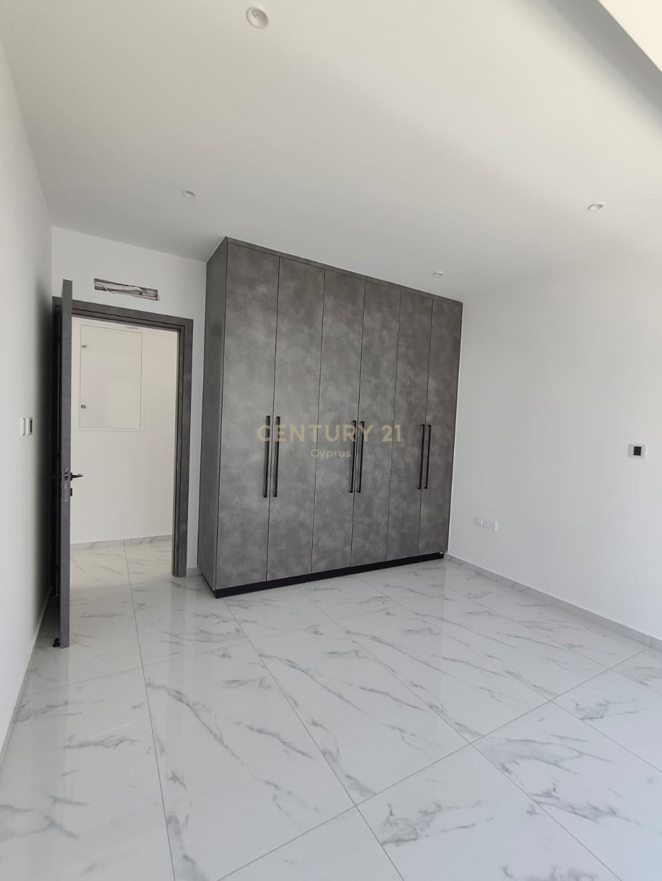 3 bedrooms Apartment in Zakaki, Limassol, Cyprus No. 55351
