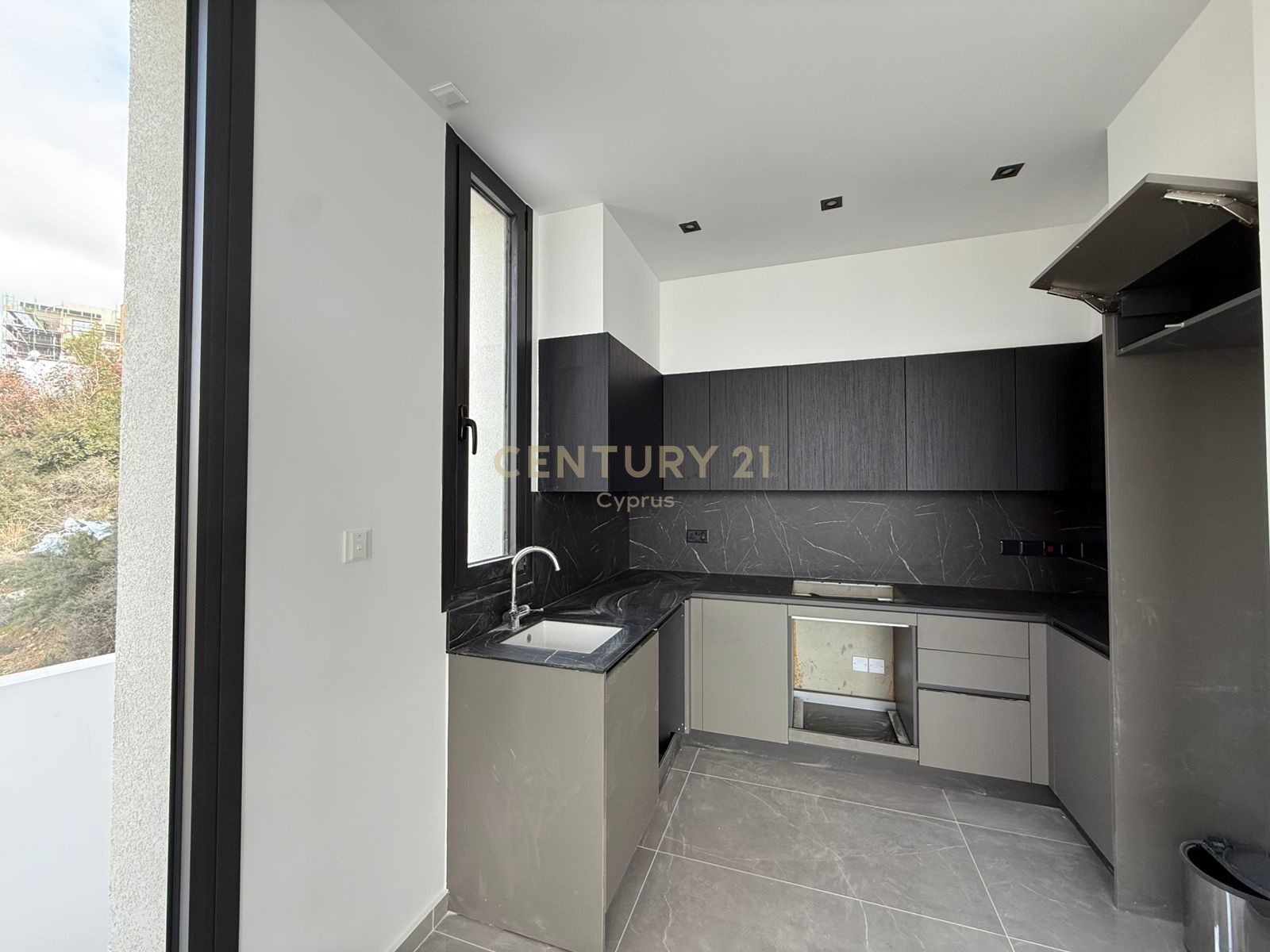 2 bedrooms Apartment in Limassol, Cyprus No. 55354
