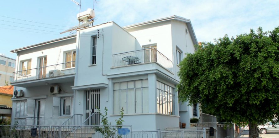 4 bedrooms Villa in Nicosia, No. 38538