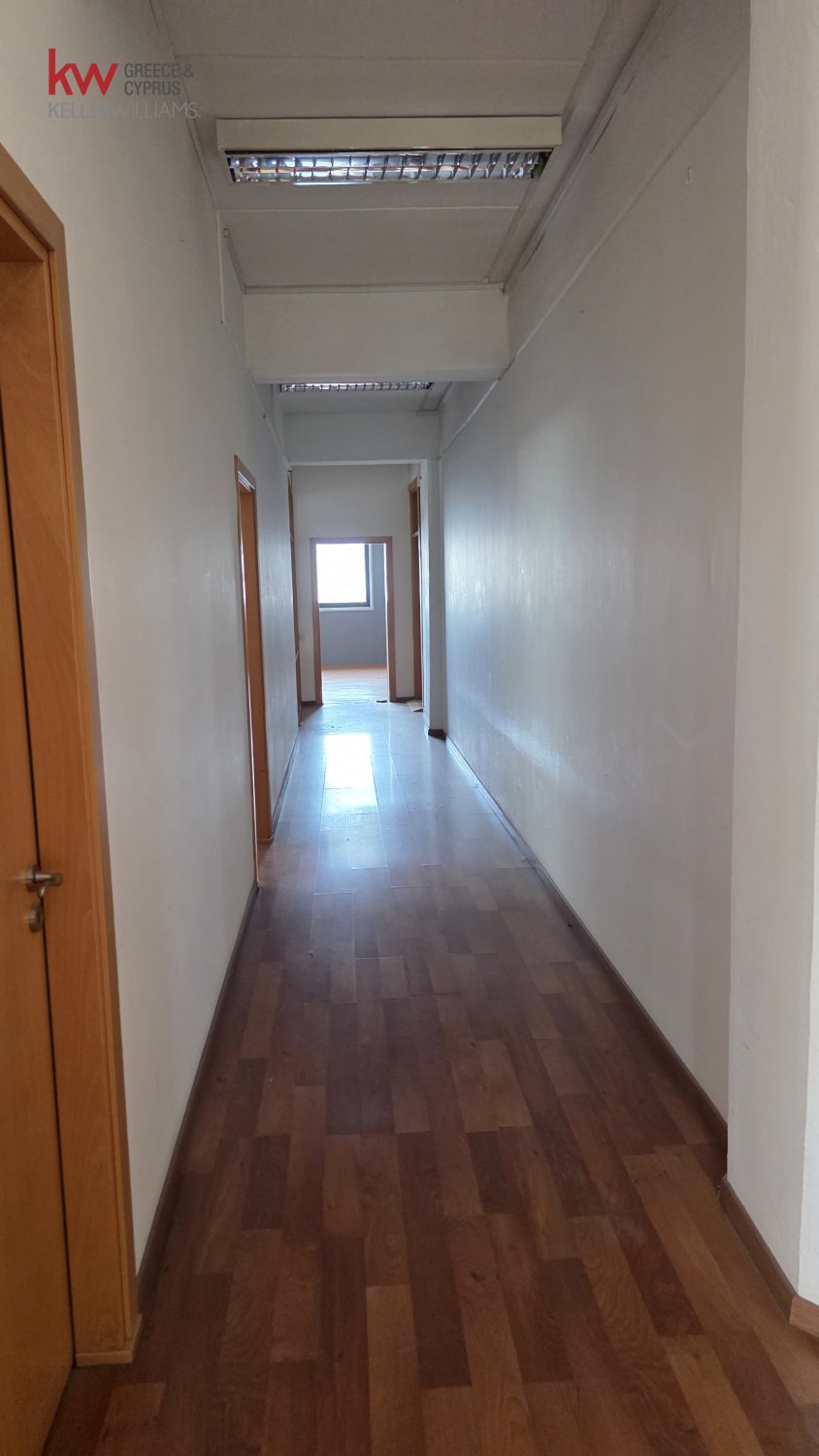 1500m2 Fábrica en Strovolos, Nicosia, Chipre No. 52503