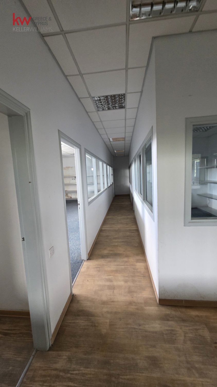 1500m2 Fábrica en Strovolos, Nicosia, Chipre No. 52503