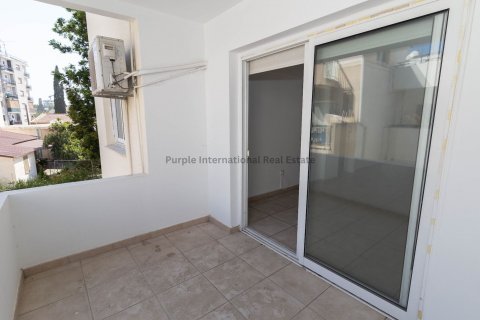 3 bedrooms Apartment in Larnaka, Cyprus No. 37671 12