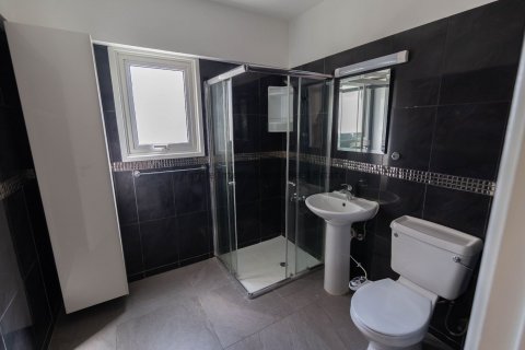 3 bedrooms Apartment in Larnaka, Cyprus No. 37671 4