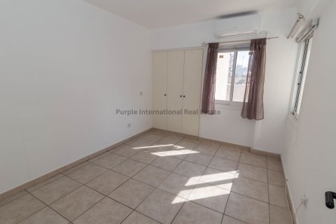 3 bedrooms Apartment in Larnaka, Cyprus No. 37671 16