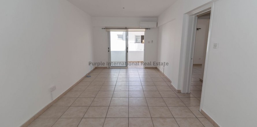 3 bedrooms Apartment in Larnaka, Cyprus No. 37671